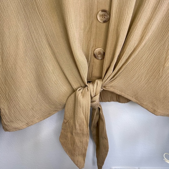 Full-sleeve summer blouse with a front knot (bow) - Picture 4 of 10